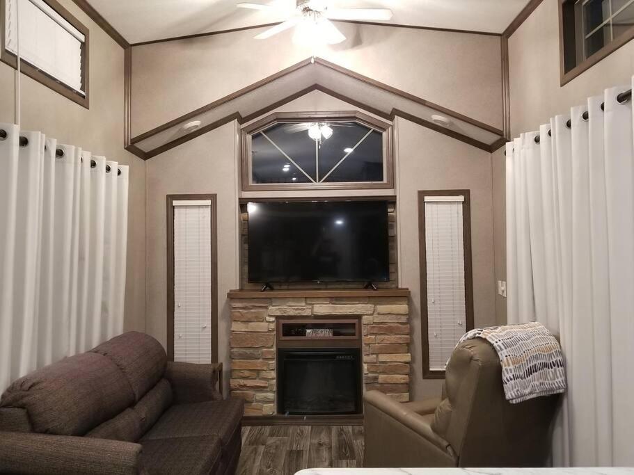 Tiny Home With Hammock Loft Bbq And Yard Phenix City Exterior photo